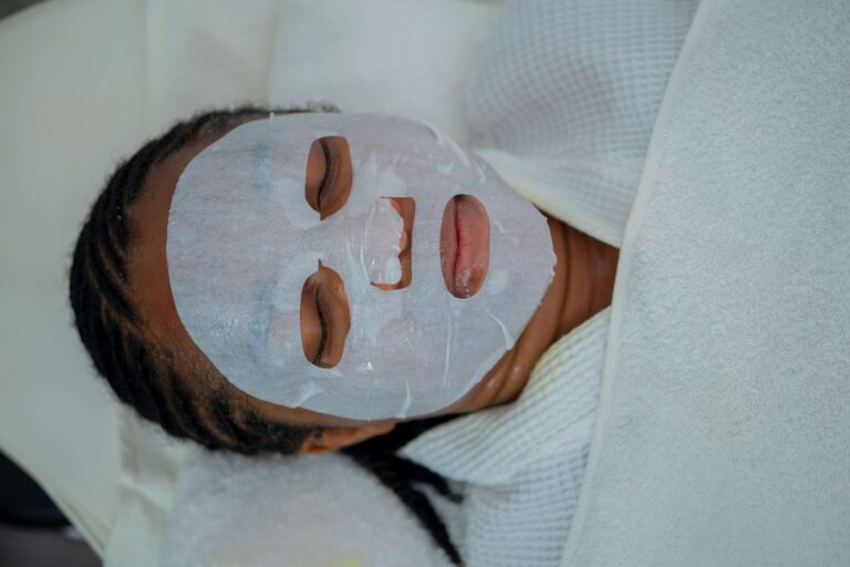 Masque blanc oeuf visage
