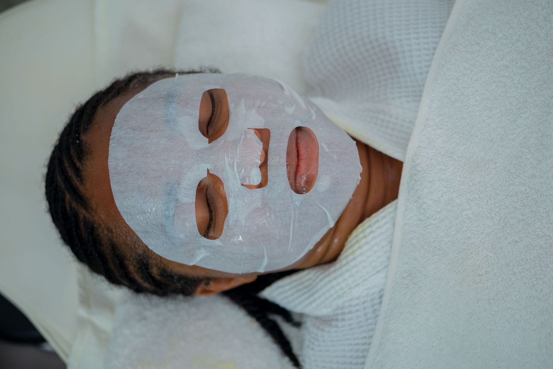 Masque blanc oeuf visage
