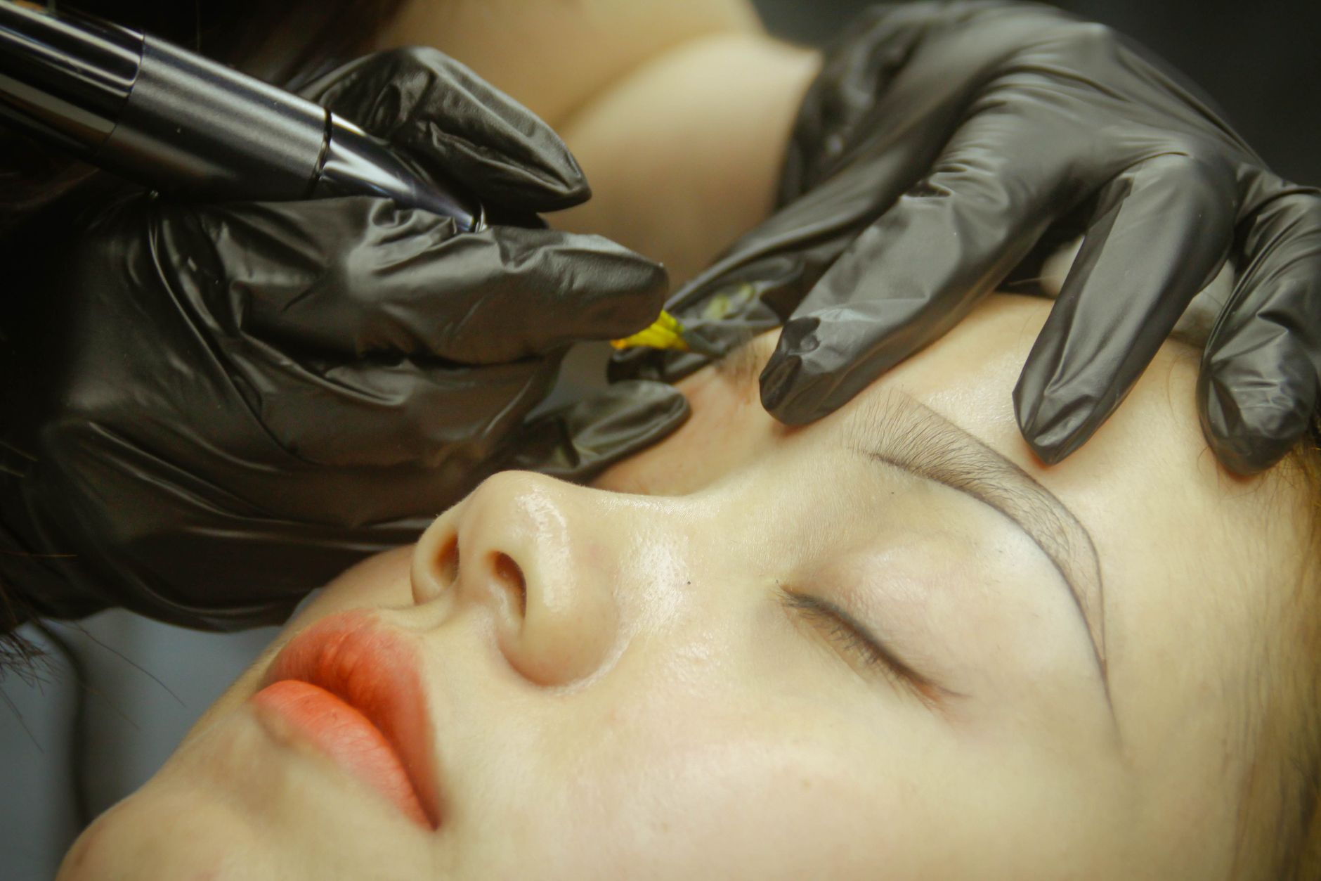 Microblading sourcils guide