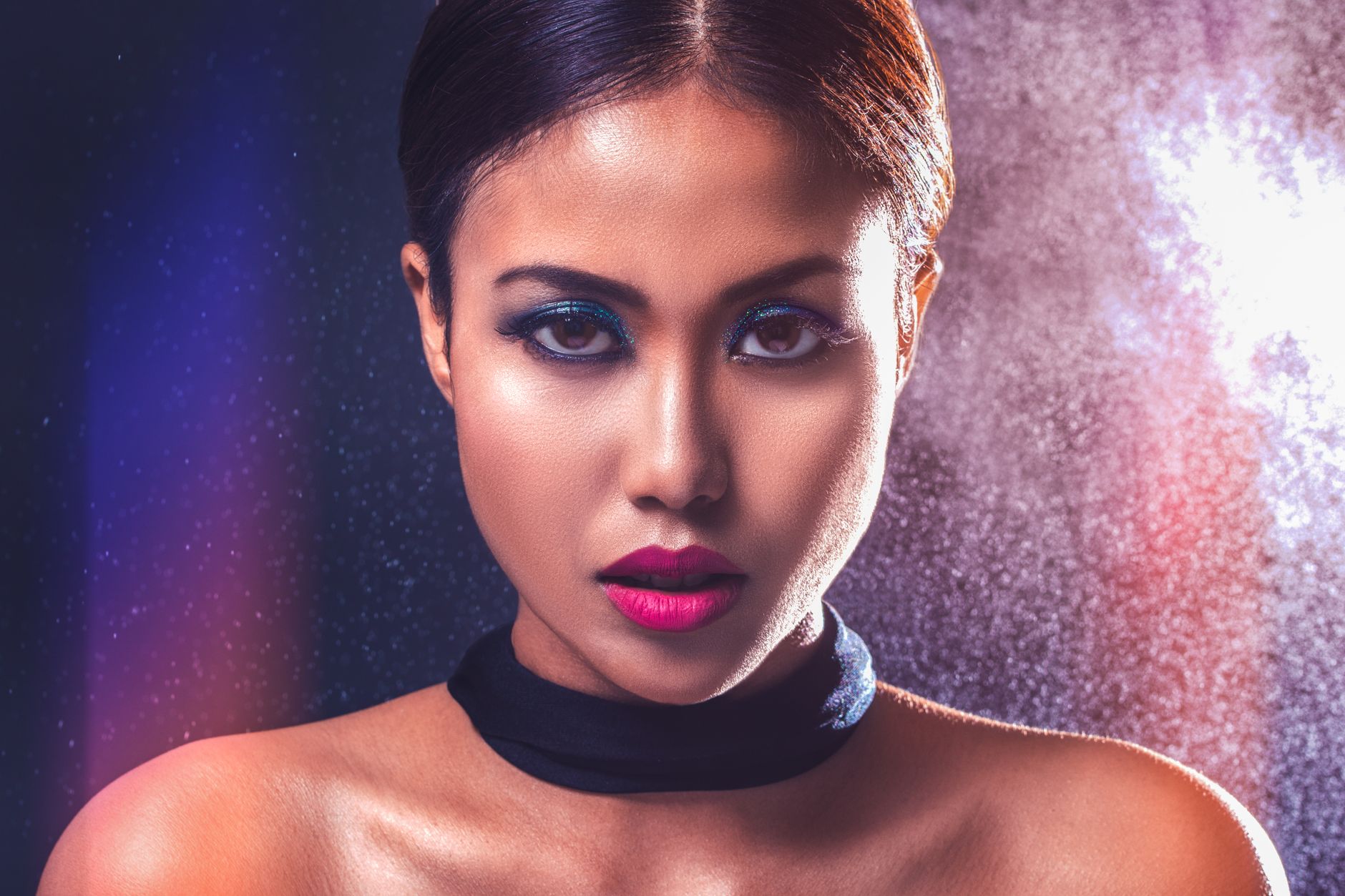 Maquillage smoky eyes charbonneux