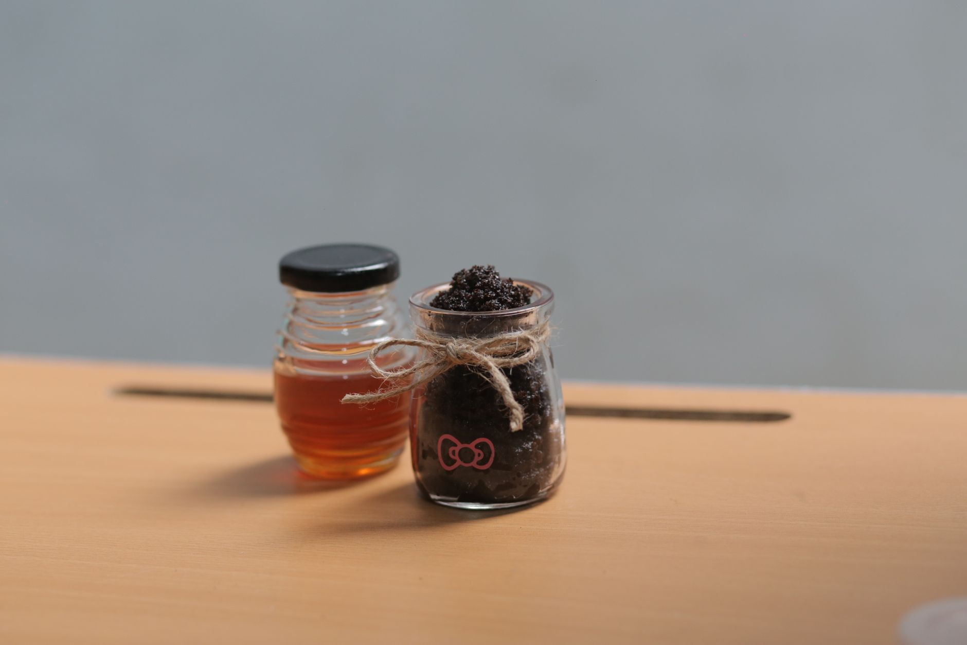 Le miel contre les boutons : un antibacterien naturel efficace