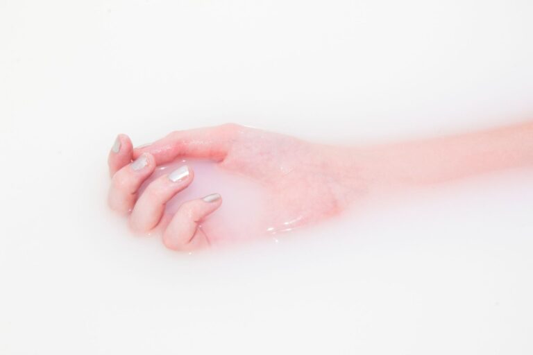 Milky nails tendance ongles
