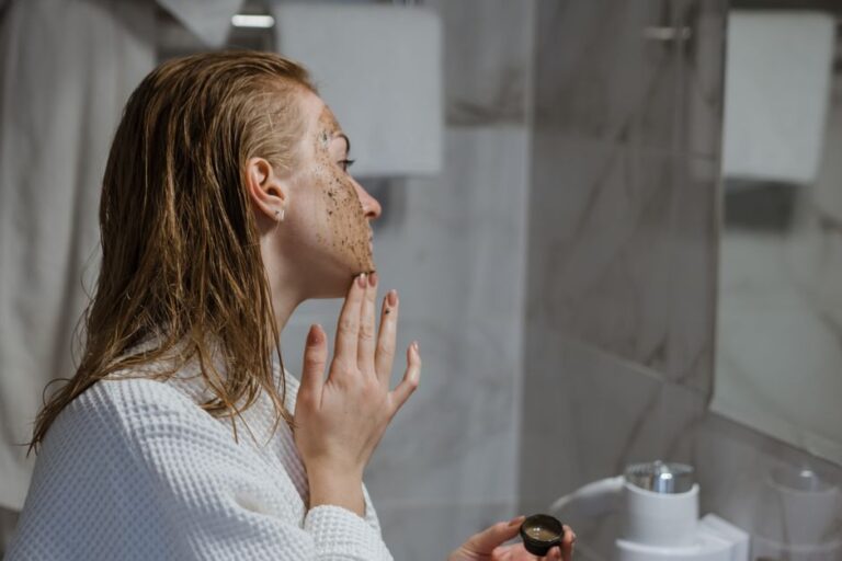À quelle fréquence peut-on faire un gommage sans abîmer sa peau ?